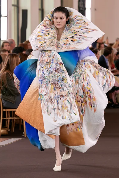 Look 29